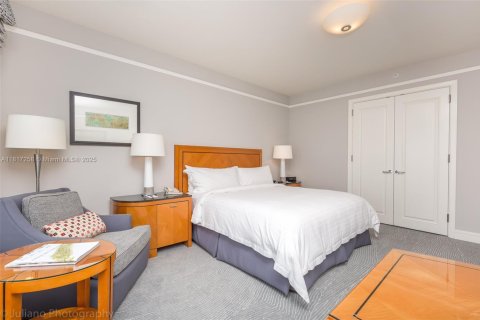 Condominio en alquiler en Miami, Florida, 1 dormitorio, 91.32 m2 № 1937595 - foto 11