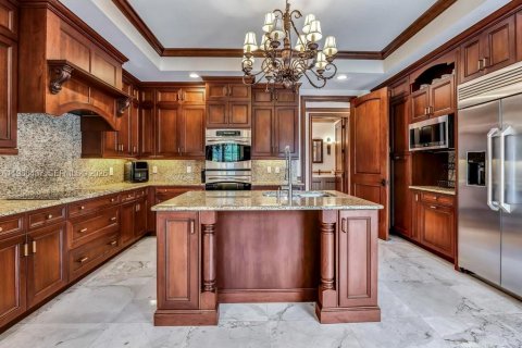 House in Davie, Florida 5 bedrooms, 580.73 sq.m. № 2067796 - photo 4