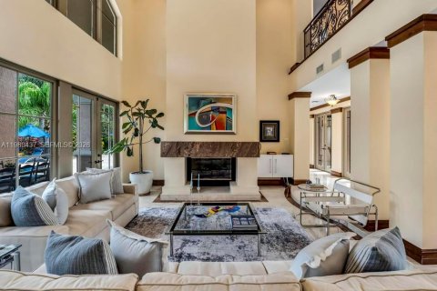 House in Davie, Florida 5 bedrooms, 580.73 sq.m. № 2067796 - photo 10