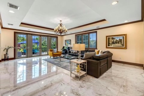 House in Davie, Florida 5 bedrooms, 580.73 sq.m. № 2067796 - photo 15