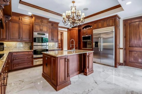 House in Davie, Florida 5 bedrooms, 580.73 sq.m. № 2067796 - photo 3