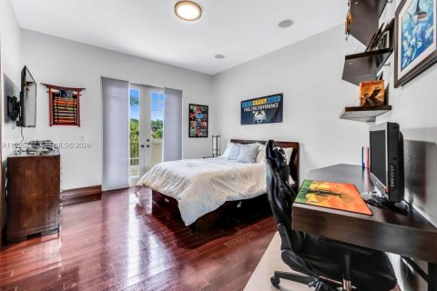 House in Davie, Florida 5 bedrooms, 580.73 sq.m. № 2067796 - photo 29