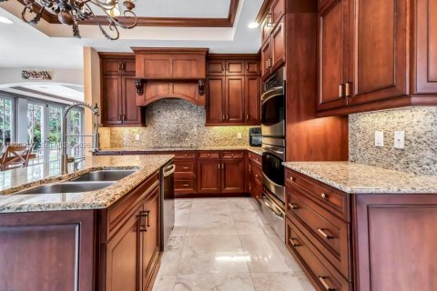 House in Davie, Florida 5 bedrooms, 580.73 sq.m. № 2067796 - photo 6