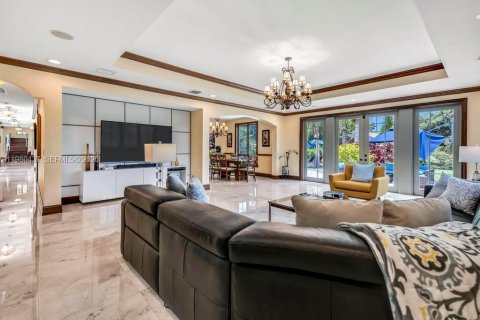 House in Davie, Florida 5 bedrooms, 580.73 sq.m. № 2067796 - photo 14