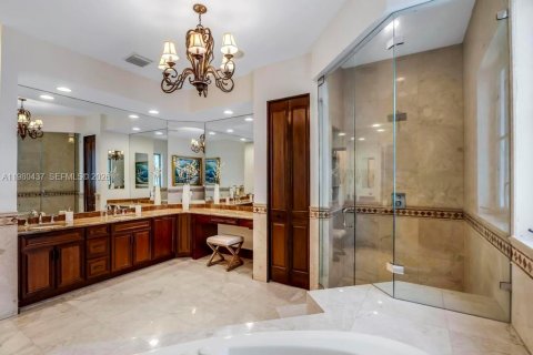 House in Davie, Florida 5 bedrooms, 580.73 sq.m. № 2067796 - photo 26
