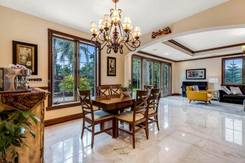 House in Davie, Florida 5 bedrooms, 580.73 sq.m. № 2067796 - photo 19