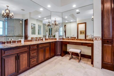 House in Davie, Florida 5 bedrooms, 580.73 sq.m. № 2067796 - photo 27