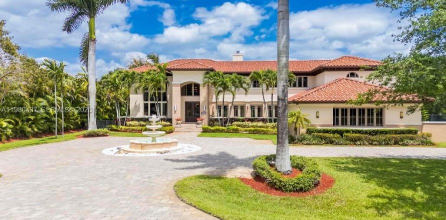 House in Davie, Florida 5 bedrooms, 580.73 sq.m. № 2067796