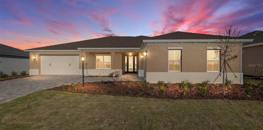 House in Ocala, Florida 3 bedrooms, 220.46 sq.m. № 2166052