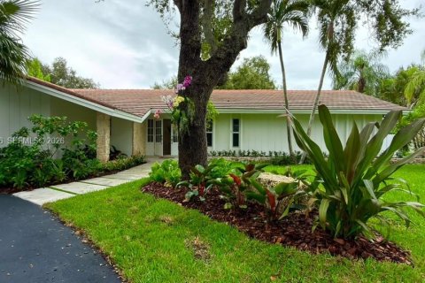 Casa en venta en Palmetto Bay, Florida, 5 dormitorios, 252.88 m2 № 2388032 - foto 4