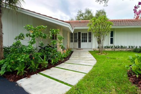 Casa en venta en Palmetto Bay, Florida, 5 dormitorios, 252.88 m2 № 2388032 - foto 3