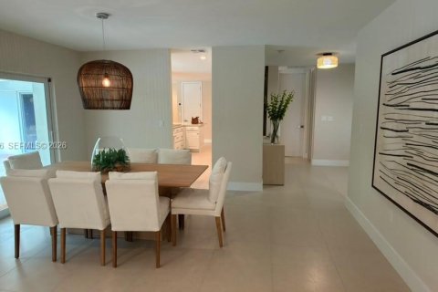 Casa en venta en Palmetto Bay, Florida, 5 dormitorios, 252.88 m2 № 2388032 - foto 16