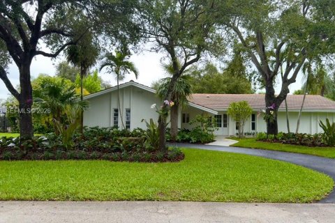 Casa en venta en Palmetto Bay, Florida, 5 dormitorios, 252.88 m2 № 2388032 - foto 2