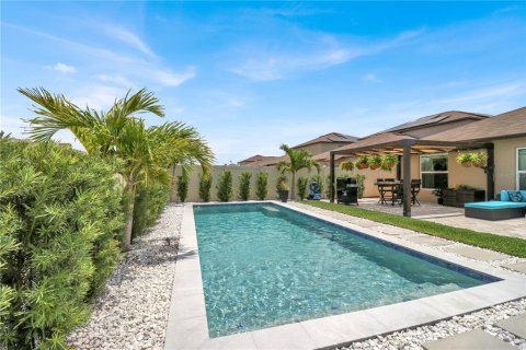 House in Sun City Center, Florida 4 bedrooms, 179.77 sq.m. № 1686744 - photo 8