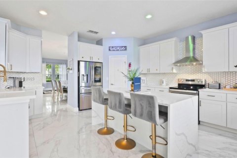 House in Davenport, Florida 5 bedrooms, 299.24 sq.m. № 1834457 - photo 21