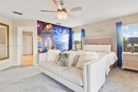 House in Davenport, Florida 5 bedrooms, 299.24 sq.m. № 1834457 - photo 25