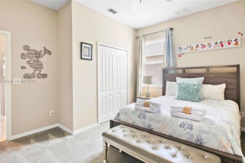 House in Davenport, Florida 5 bedrooms, 299.24 sq.m. № 1834457 - photo 13