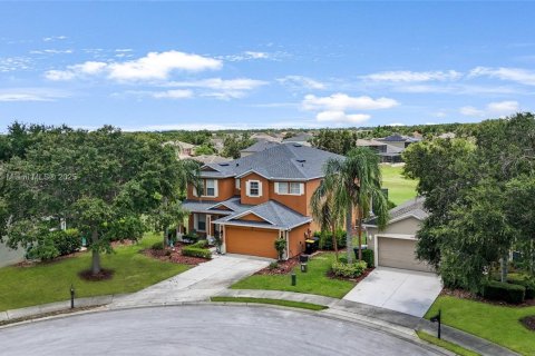 House in Davenport, Florida 5 bedrooms, 299.24 sq.m. № 1834457 - photo 1