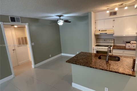 Купить кондоминиум в Дейви, Флорида 1 спальня, 74.79м2, № 2066823 - фото 4