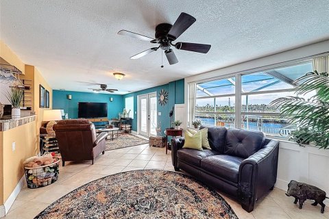 House in Hudson, Florida 2 bedrooms, 123.19 sq.m. № 1918684 - photo 29