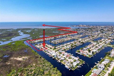 House in Hudson, Florida 2 bedrooms, 123.19 sq.m. № 1918684 - photo 5