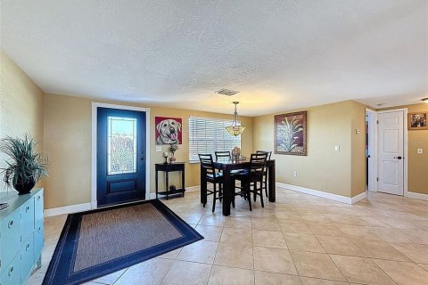 House in Hudson, Florida 2 bedrooms, 123.19 sq.m. № 1918684 - photo 9