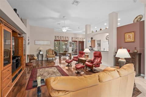 Casa en venta en Apopka, Florida, 3 dormitorios, 262.26 m2 № 2151009 - foto 6