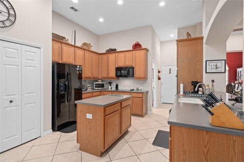 Casa en venta en Apopka, Florida, 3 dormitorios, 262.26 m2 № 2151009 - foto 10