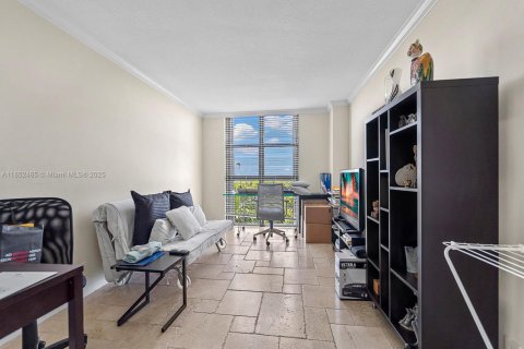 Copropriété à vendre à Miami, Floride: 2 chambres, 141.21 m2 № 1859149 - photo 16