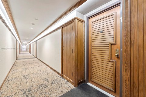 Copropriété à vendre à Miami, Floride: 2 chambres, 141.21 m2 № 1859149 - photo 24