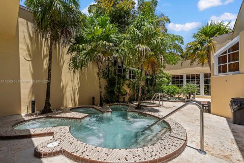 Copropriété à vendre à Miami, Floride: 2 chambres, 141.21 m2 № 1859149 - photo 29