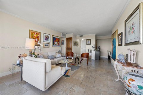 Copropriété à vendre à Miami, Floride: 2 chambres, 141.21 m2 № 1859149 - photo 4