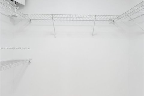 Casa en venta en Tamarac, Florida, 4 dormitorios, 132.29 m2 № 1968574 - foto 15