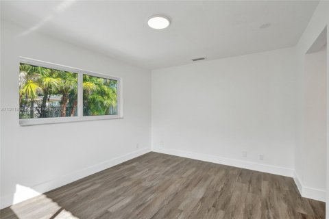 Casa en venta en Tamarac, Florida, 4 dormitorios, 132.29 m2 № 1968574 - foto 12