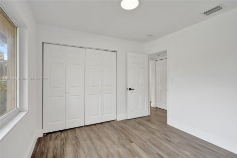 Casa en venta en Tamarac, Florida, 4 dormitorios, 132.29 m2 № 1968574 - foto 22