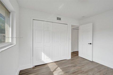 Casa en venta en Tamarac, Florida, 4 dormitorios, 132.29 m2 № 1968574 - foto 23