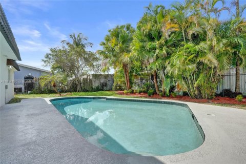 Casa en venta en Tamarac, Florida, 4 dormitorios, 132.29 m2 № 1968574 - foto 10