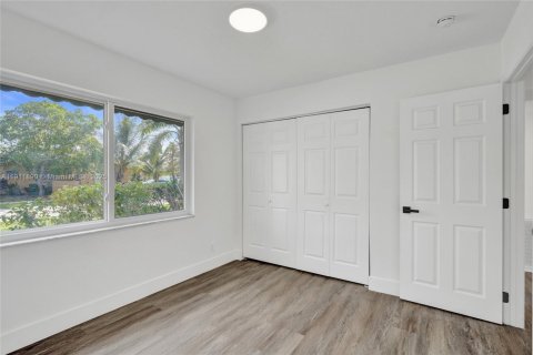 Casa en venta en Tamarac, Florida, 4 dormitorios, 132.29 m2 № 1968574 - foto 21