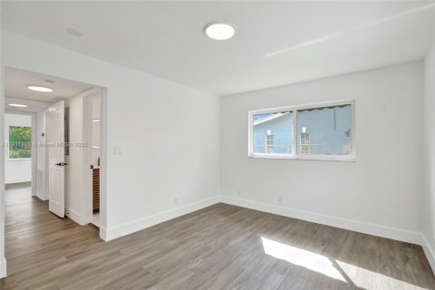 Casa en venta en Tamarac, Florida, 4 dormitorios, 132.29 m2 № 1968574 - foto 14