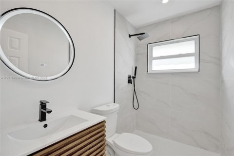 Casa en venta en Tamarac, Florida, 4 dormitorios, 132.29 m2 № 1968574 - foto 17