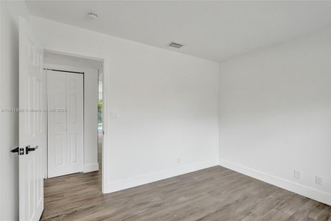 Casa en venta en Tamarac, Florida, 4 dormitorios, 132.29 m2 № 1968574 - foto 19