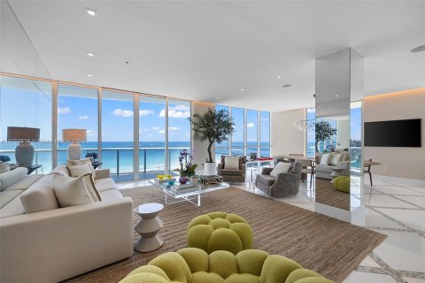 Copropriété à louer à Miami Beach, Floride: 4 chambres, 324.88 m2 № 1868452 - photo 3