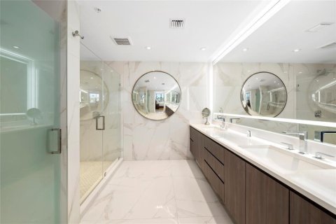 Купить кондоминиум в Форт-Лодердейл, Флорида 2 комнаты, 220.36м2, № 2083056 - фото 19
