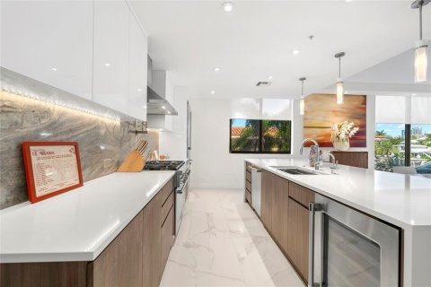 Купить кондоминиум в Форт-Лодердейл, Флорида 2 комнаты, 220.36м2, № 2083056 - фото 9