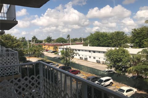 Condominio en alquiler en Miami, Florida, 1 dormitorio, 56.21 m2 № 2057579 - foto 6