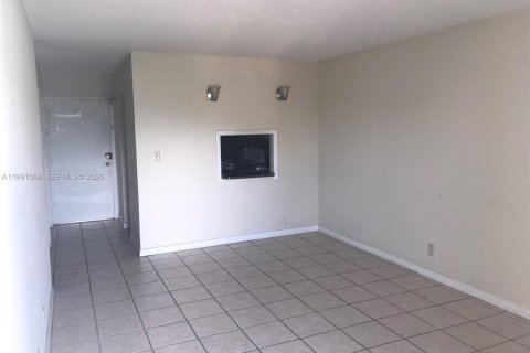 Condominio en alquiler en Miami, Florida, 1 dormitorio, 56.21 m2 № 2057579 - foto 3