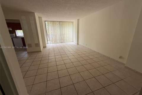 Condo in Sunny Isles Beach, Florida, 1 bedroom  № 1999894 - photo 27