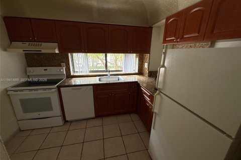 Condo in Sunny Isles Beach, Florida, 1 bedroom  № 1999894 - photo 24