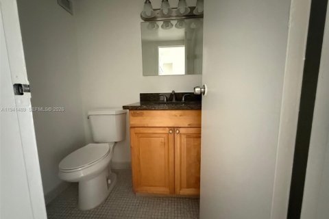 Condo in Sunny Isles Beach, Florida, 1 bedroom  № 1999894 - photo 25