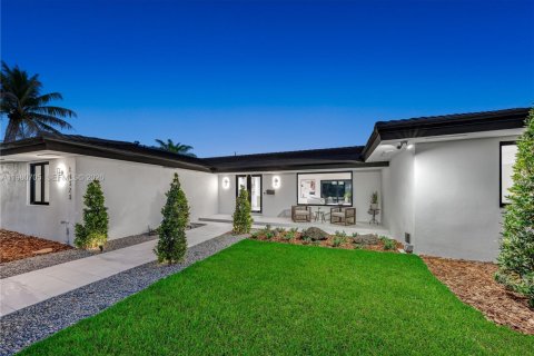 Casa en venta en Palmetto Bay, Florida, 5 dormitorios, 332.4 m2 № 2049536 - foto 4